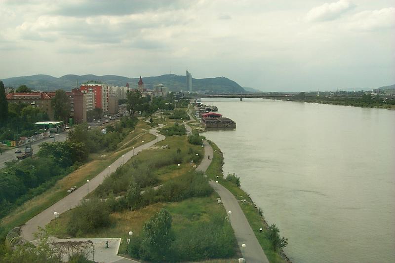 I32-Vienna_Danube.JPG